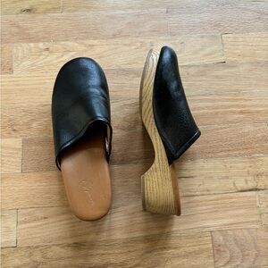 Universal Thread Black Clogs, 8.5